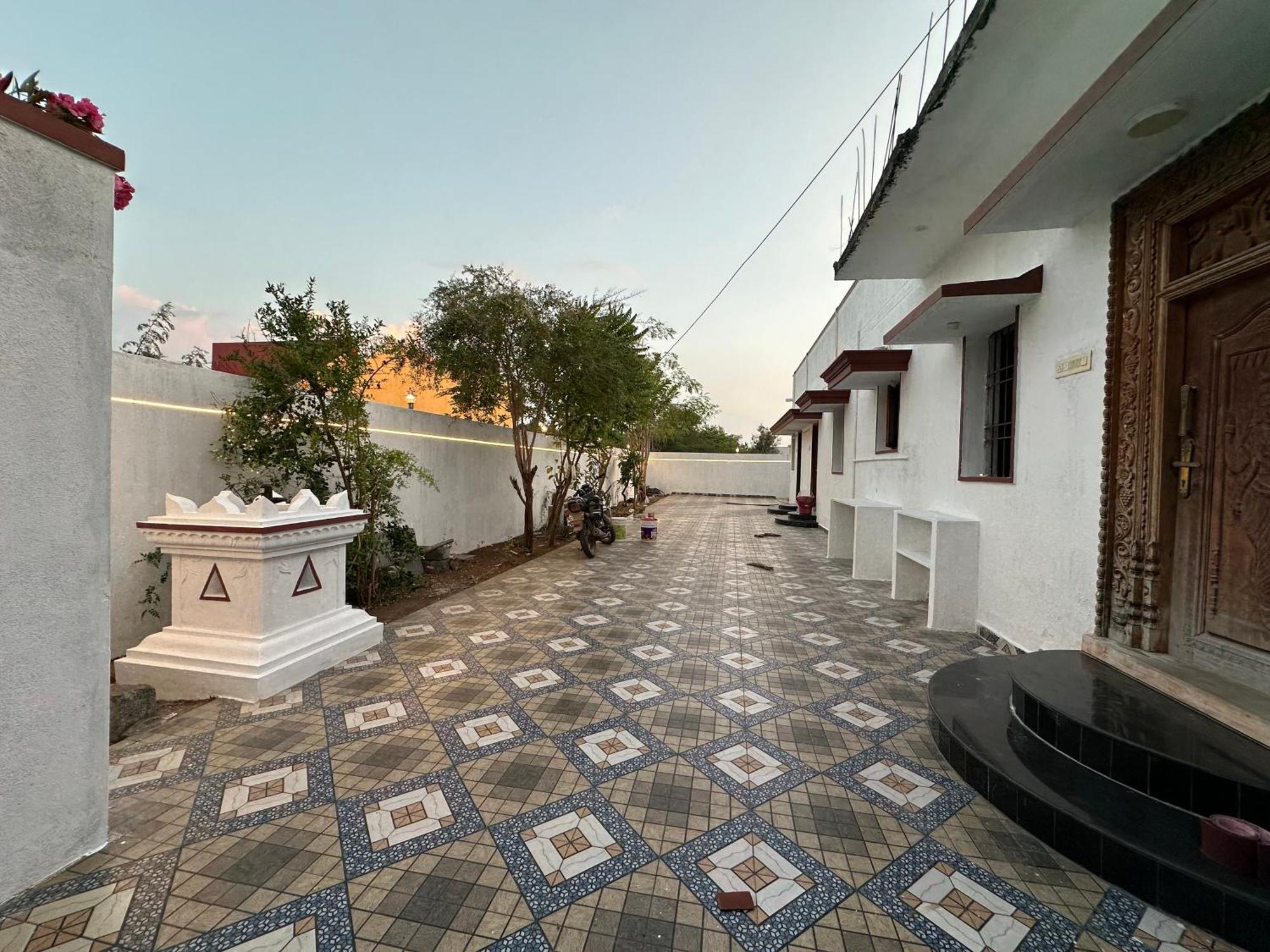 Arunachala Sashwin Guest House Тіруваннамалай Екстер'єр фото
